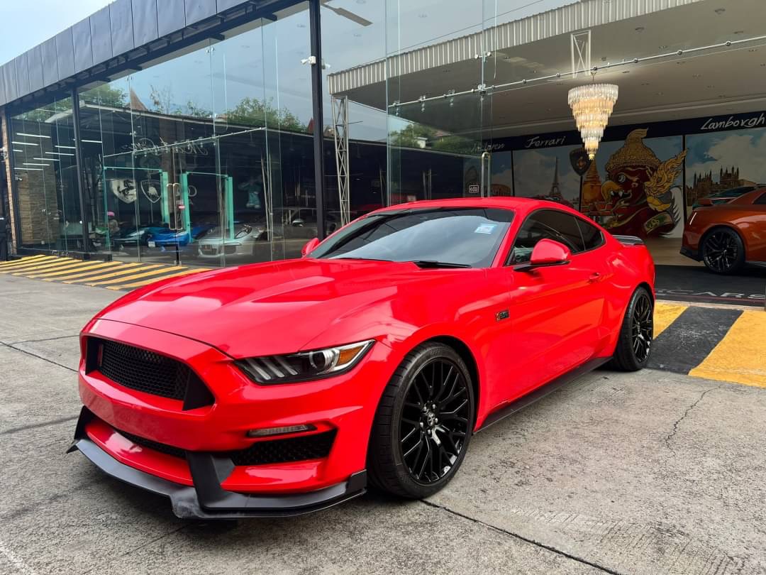 2017 Ford Mustang สีแดง