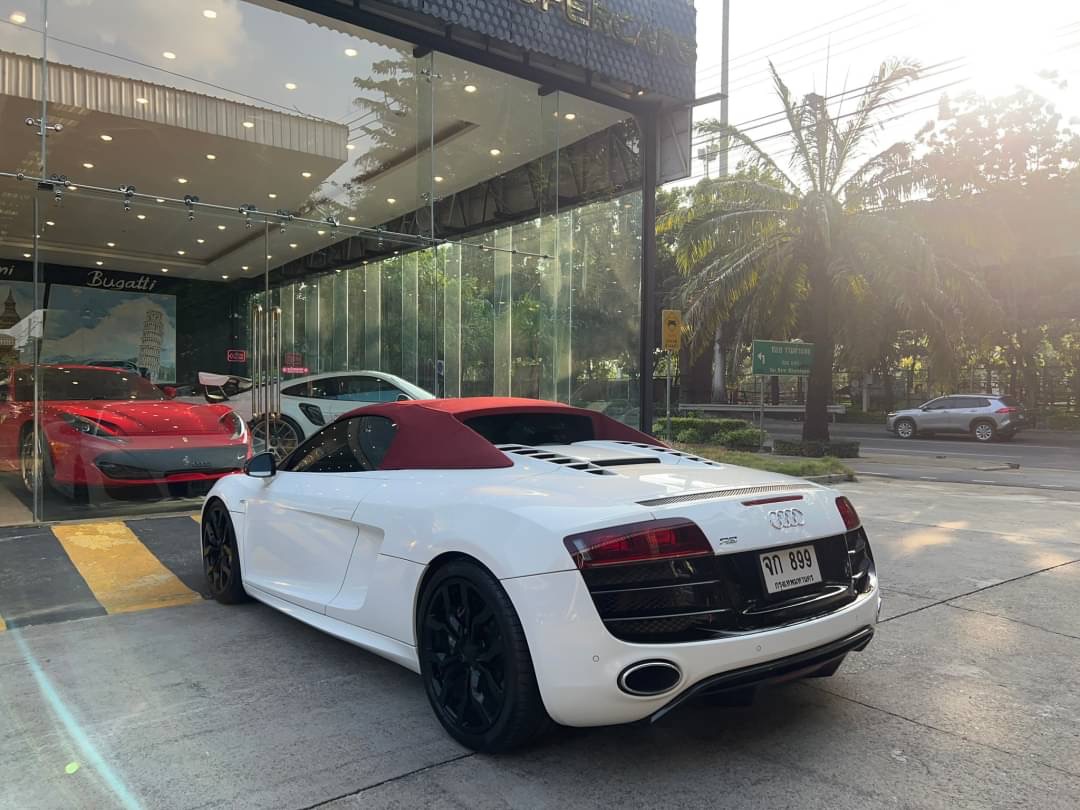 2012 Audi R8 V10 GT Spyder สีขาว