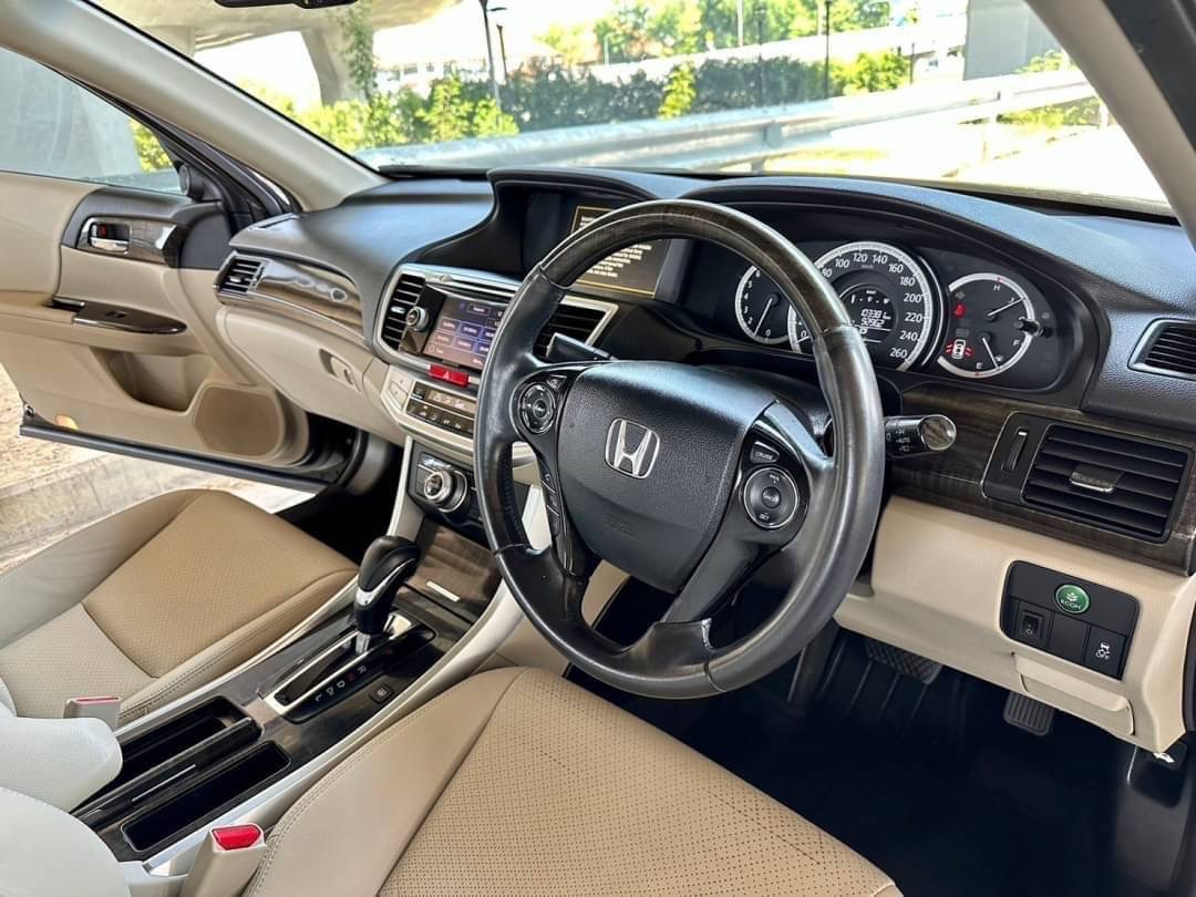 2014 Honda Accord สีดำ