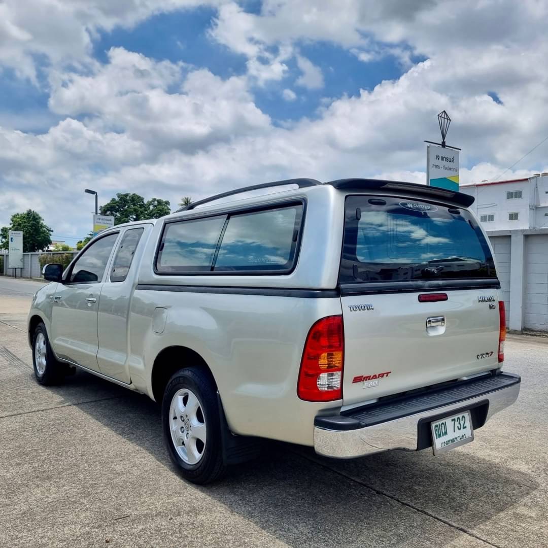 2011 Toyota Hilux Revo Smart cab สีทอง