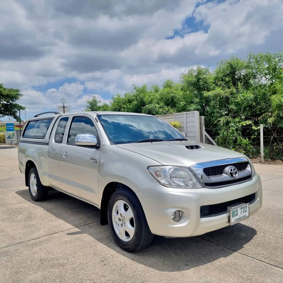 2011 Toyota Hilux Revo Smart cab สีทอง