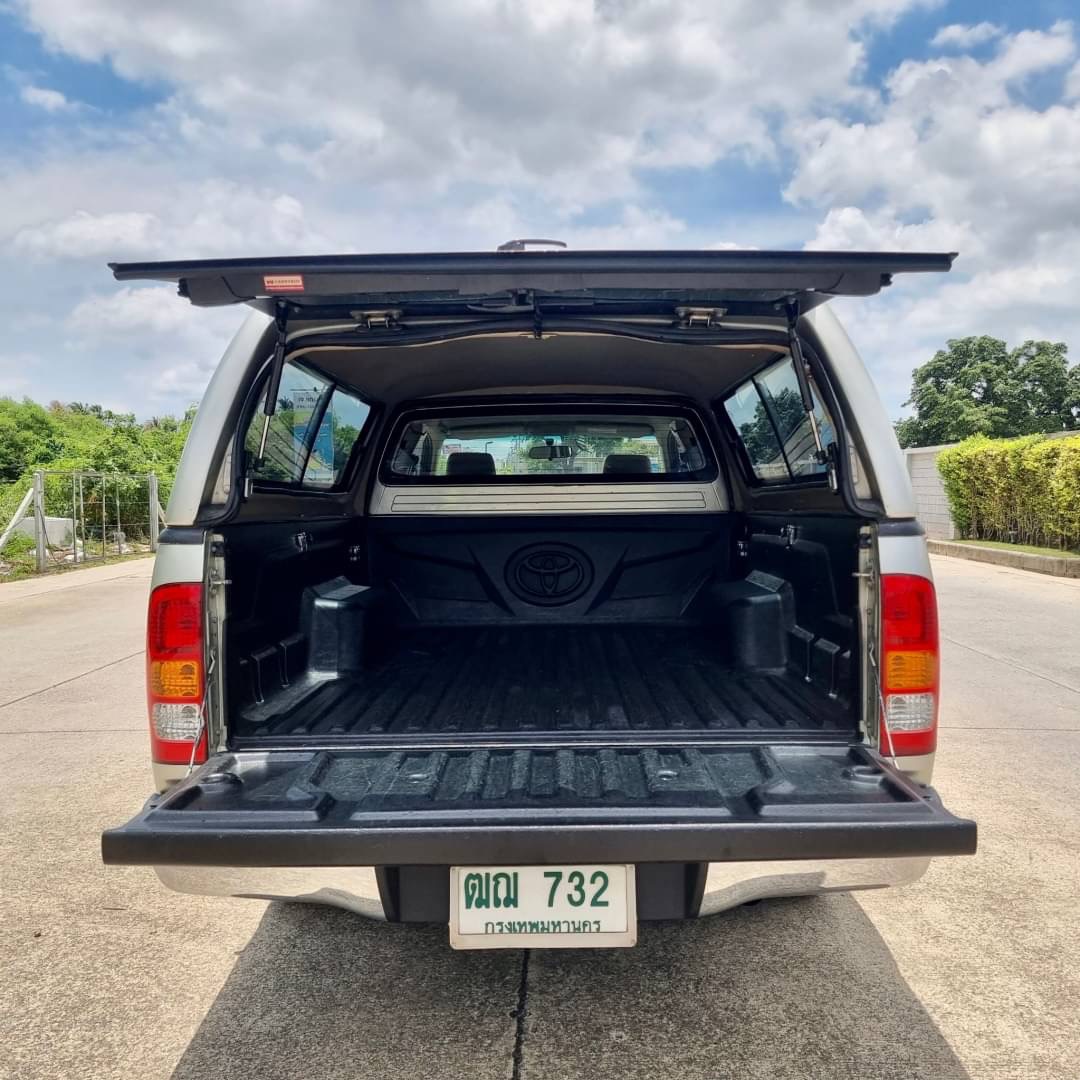 2011 Toyota Hilux Revo Smart cab สีทอง