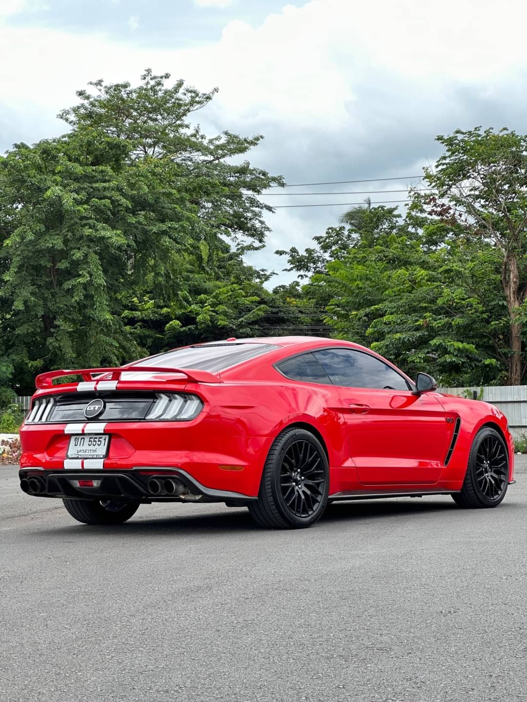 2018 Ford Mustang สีแดง