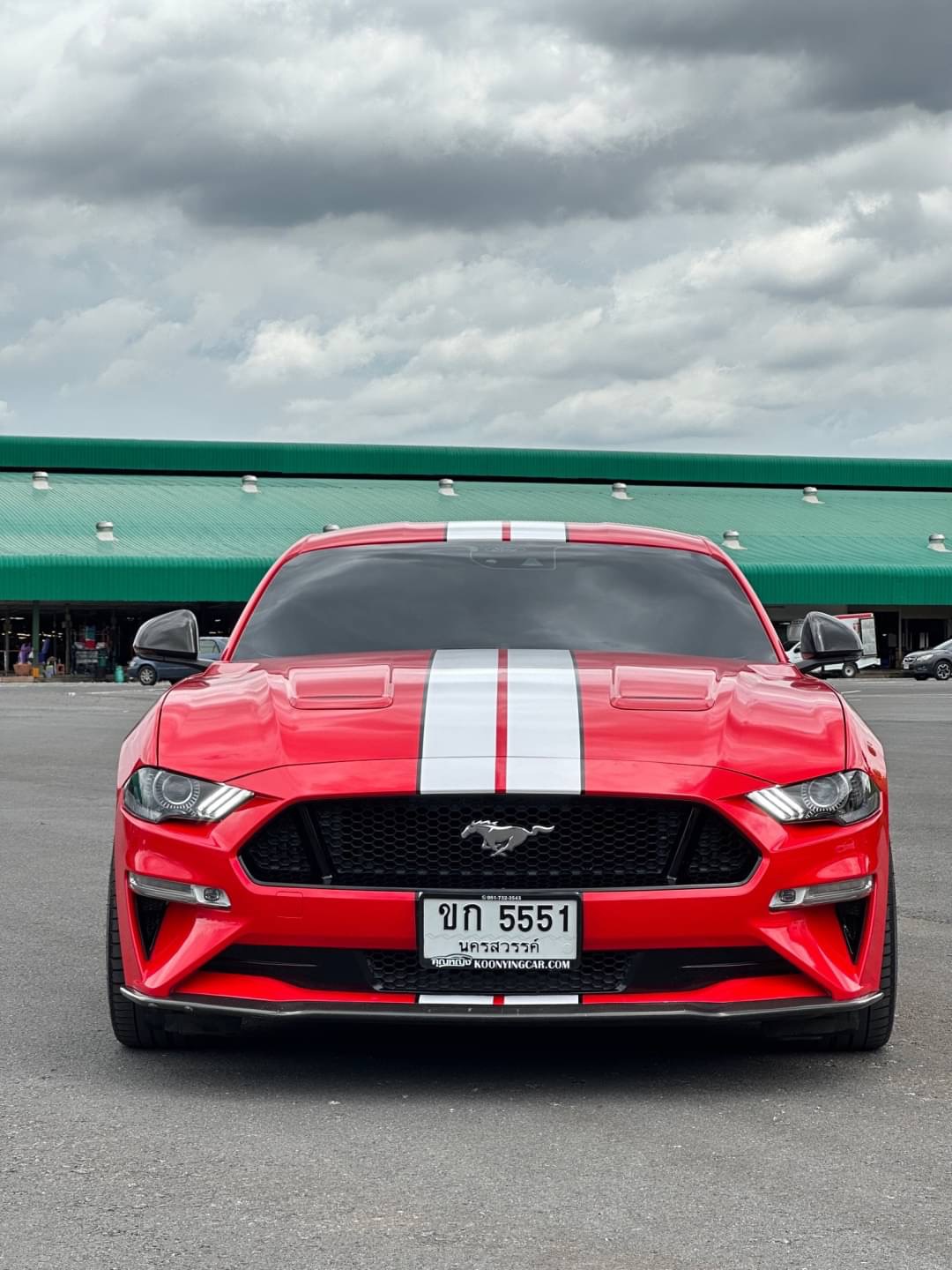 2018 Ford Mustang สีแดง