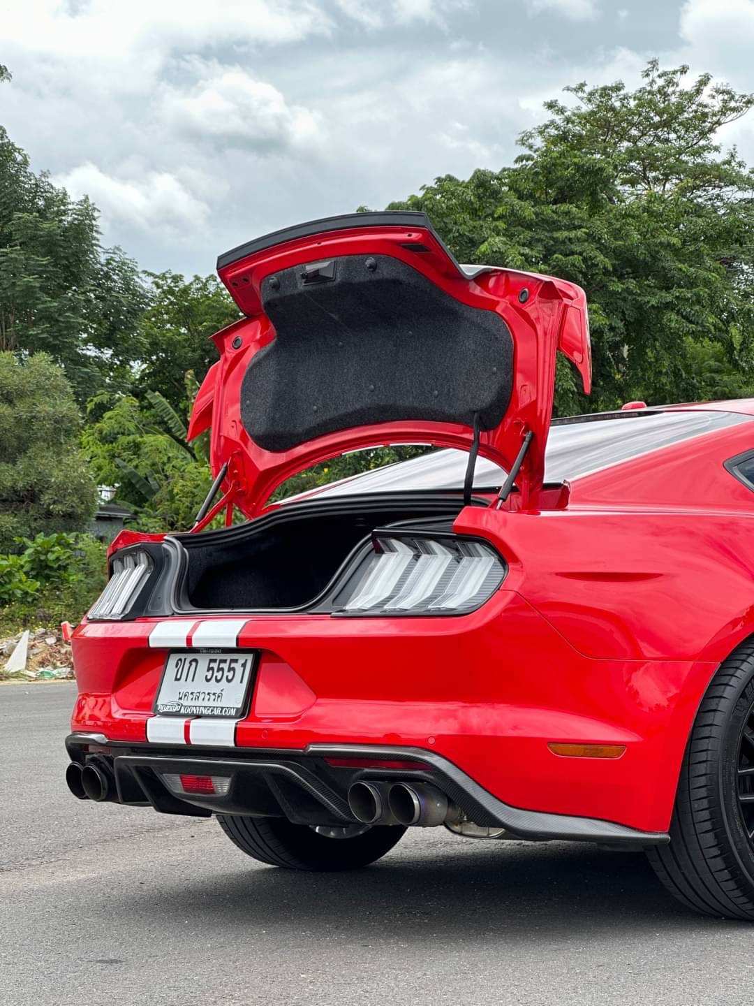 2018 Ford Mustang สีแดง