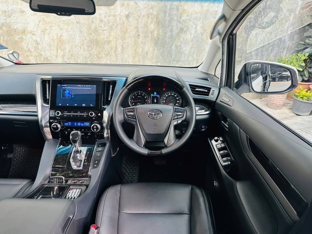 2019 Toyota Alphard สีขาว