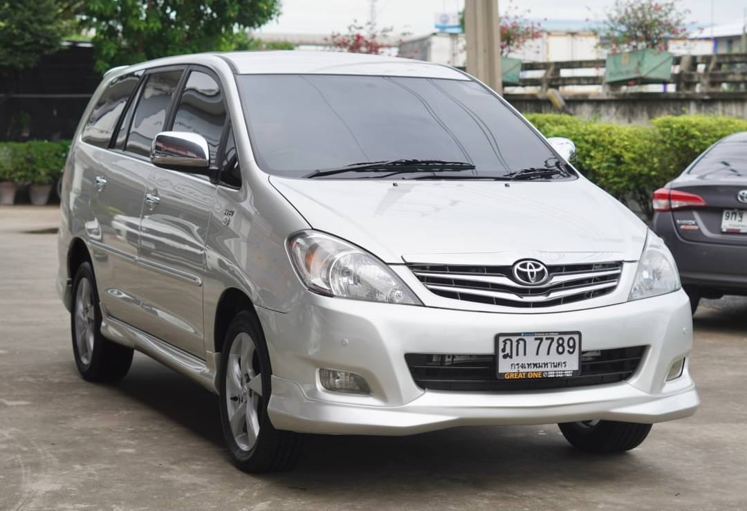 2010 Toyota Innova 2.0 Top สีขาว