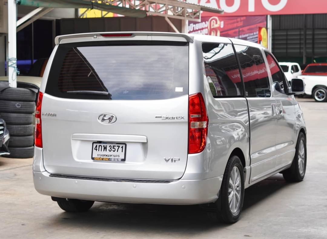 2013 Hyundai H-1 สีเงิน