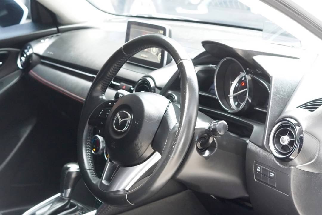 2015 Mazda 2 Hatchback (5 ประตู) สีขาว