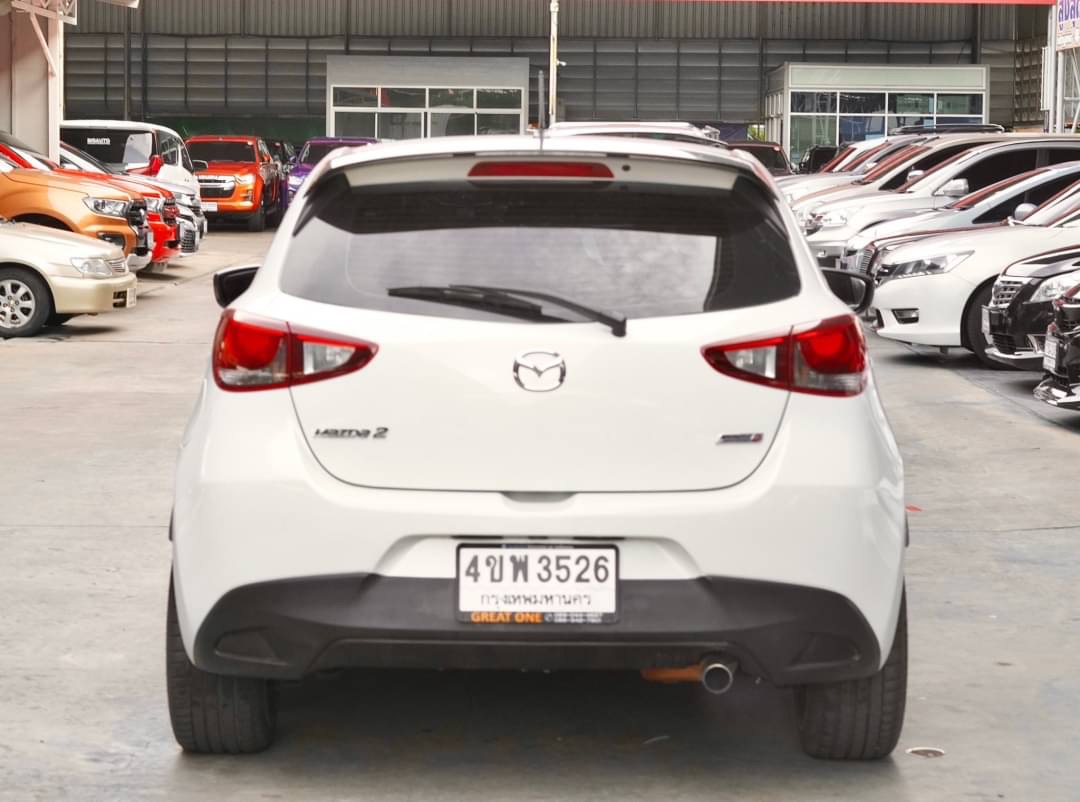 2015 Mazda 2 Hatchback (5 ประตู) สีขาว