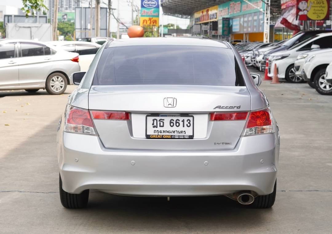 2010 Honda Accord Gen 8 สีเงิน