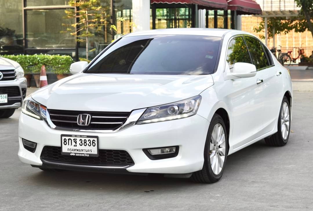 2015 Honda Accord สีขาว