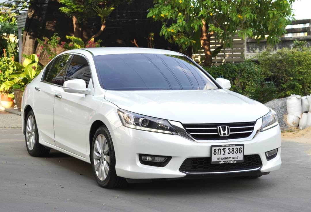 2015 Honda Accord สีขาว