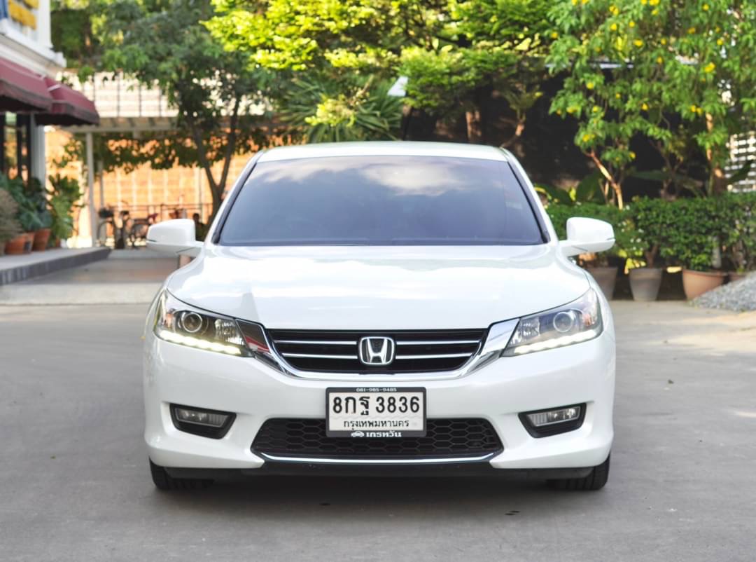 2015 Honda Accord สีขาว