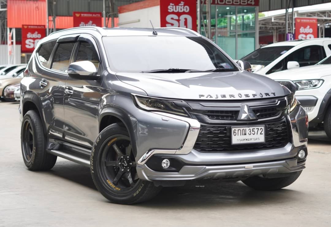 2017 Mitsubishi Pajero Sport สีเงิน