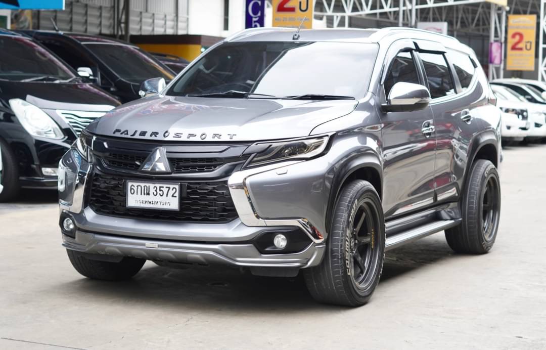 2017 Mitsubishi Pajero Sport สีเงิน