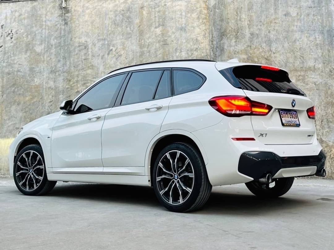 2021 BMW X1 U11 สีขาว