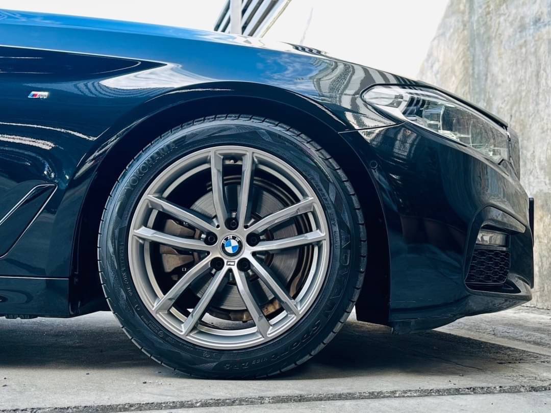 2018 BMW 5 Series G30 520d สีดำ