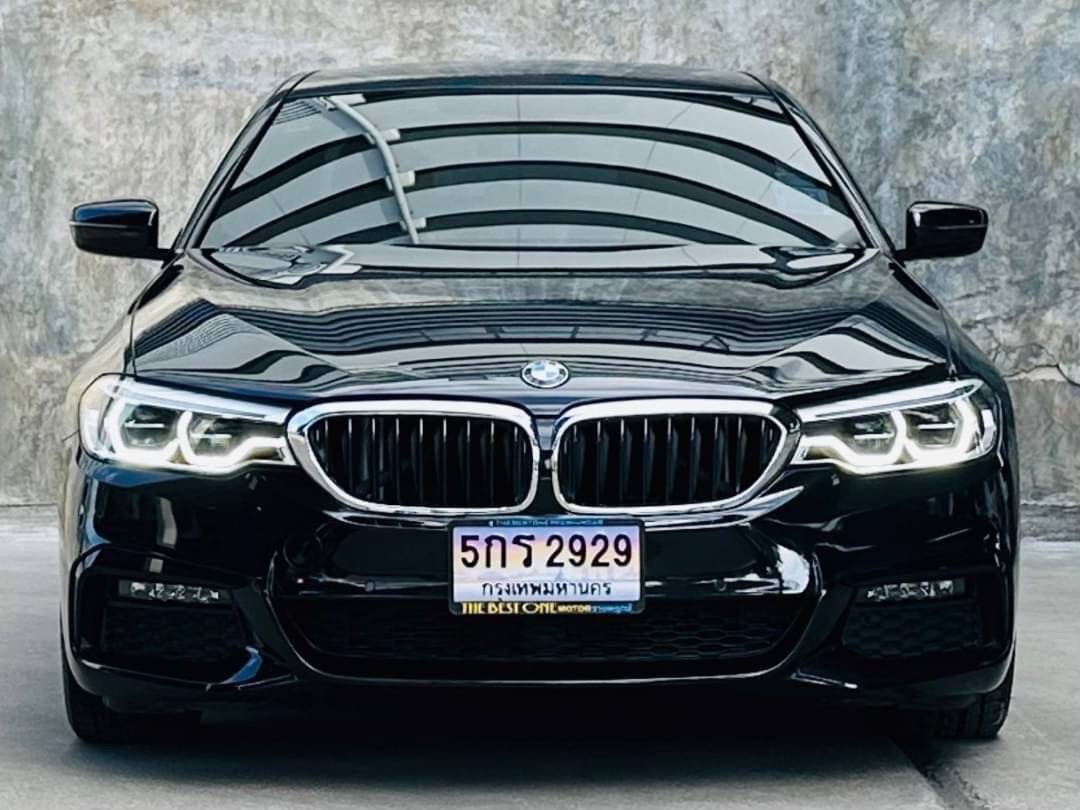 2018 BMW 5 Series G30 520d สีดำ