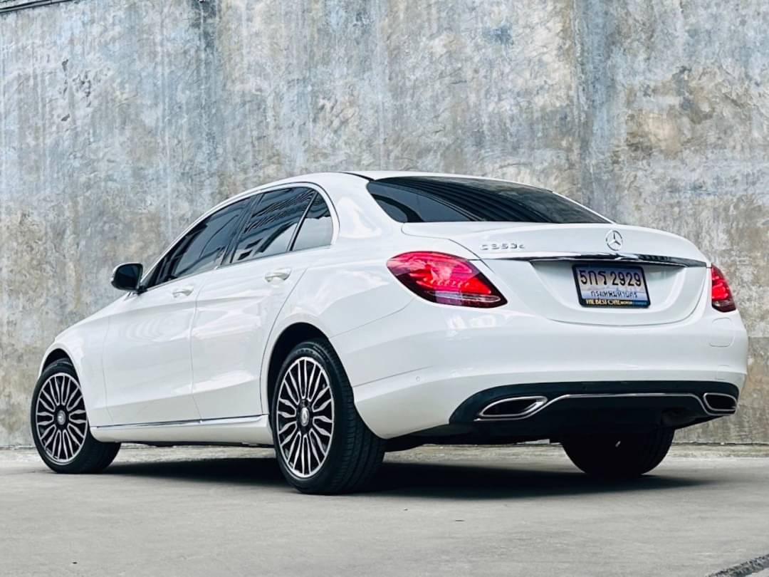 2017 Mercedes-Benz C-Class C 350 e AMG สีขาว