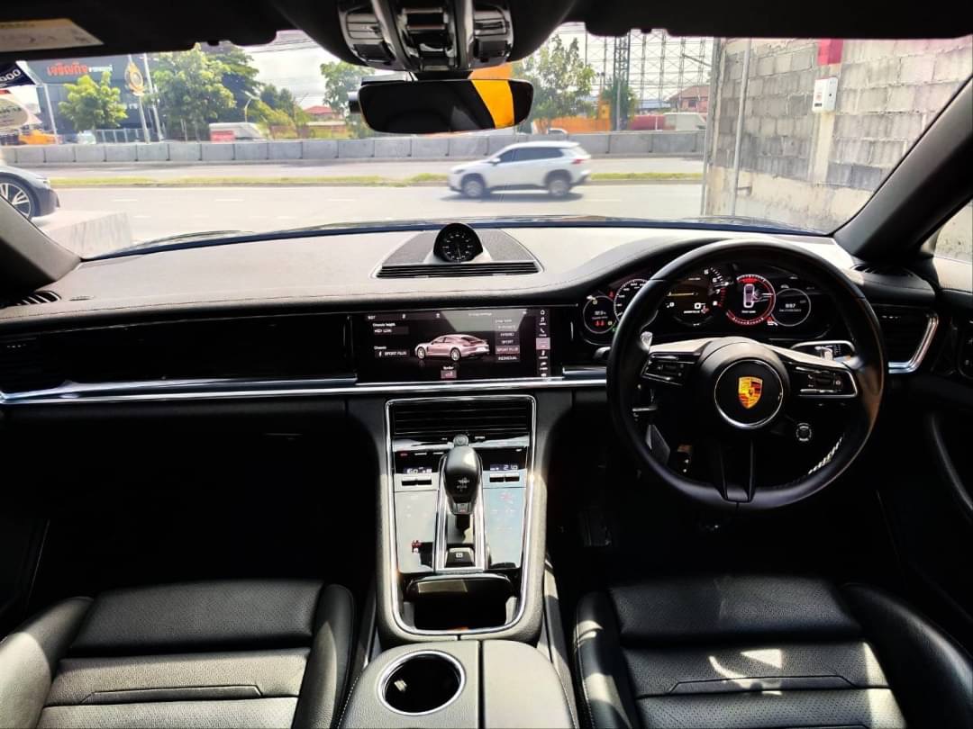 2021 Porsche Panamera สีดำ