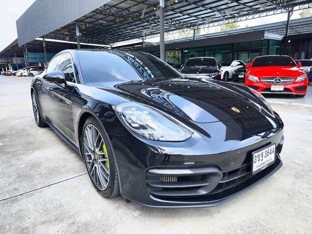 2021 Porsche Panamera สีดำ