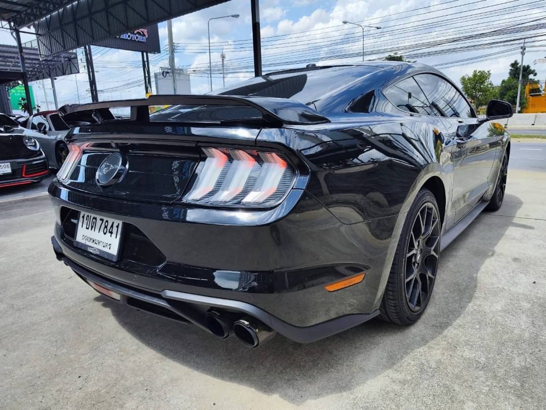 2020 Ford Mustang สีดำ