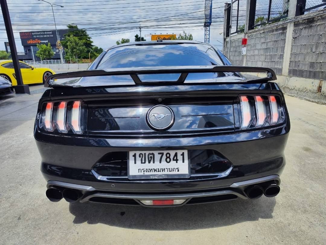 2020 Ford Mustang สีดำ