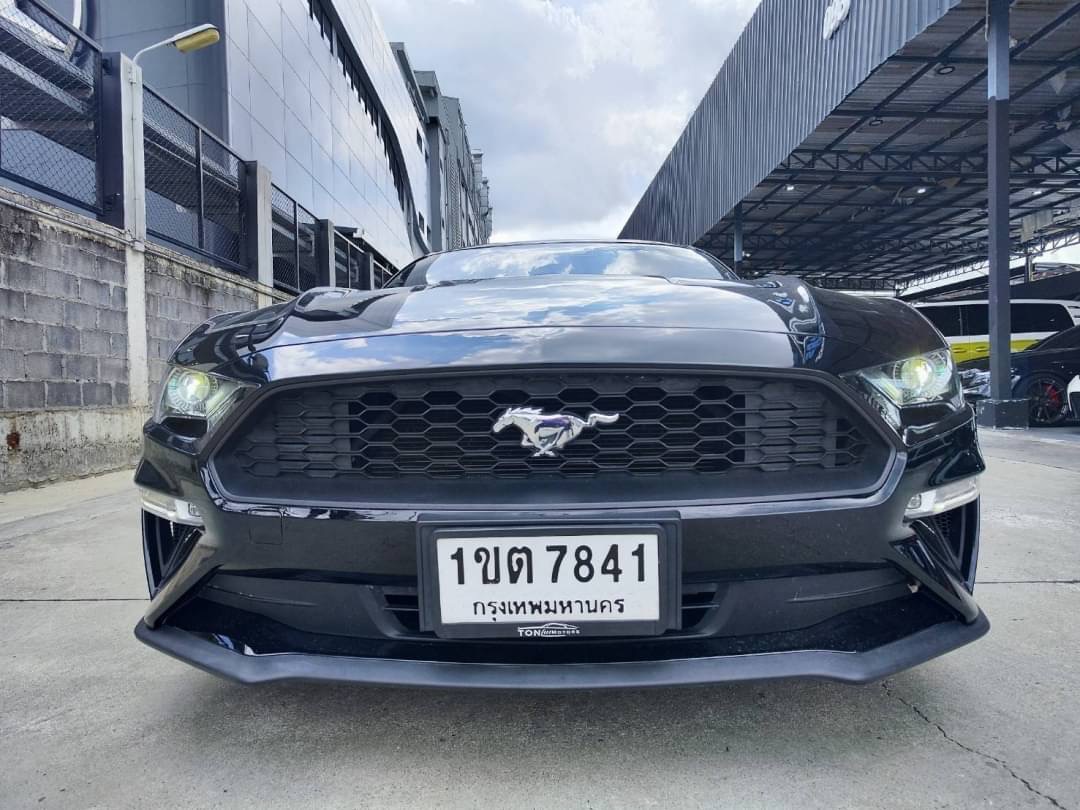 2020 Ford Mustang สีดำ