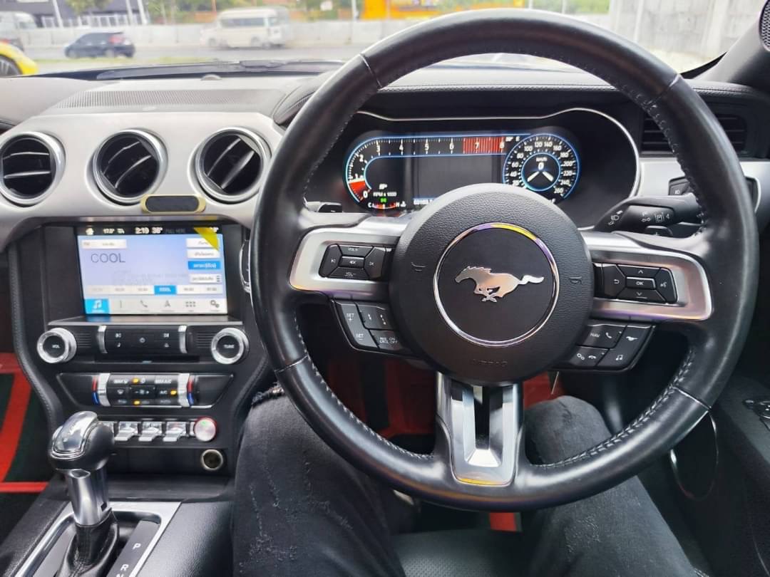 2020 Ford Mustang สีดำ