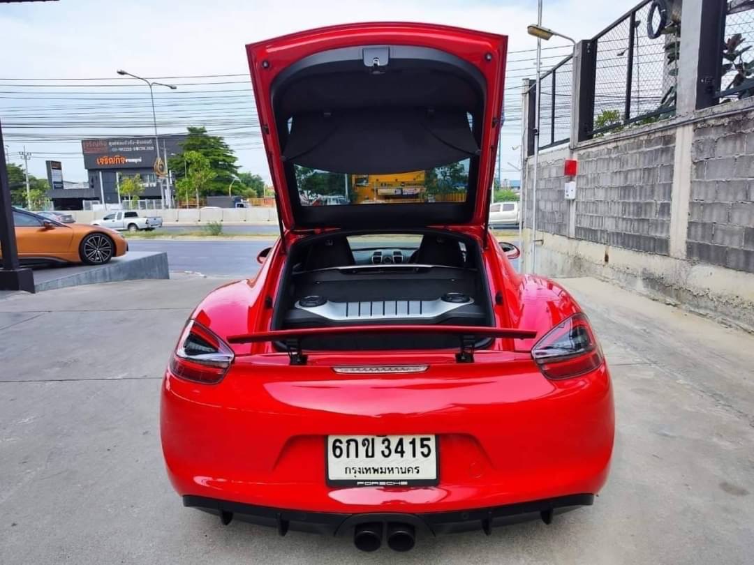 2015 Porsche Cayman สีแดง