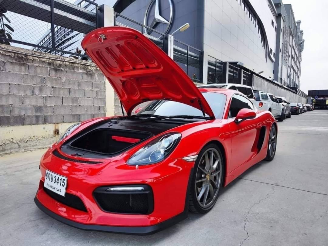 2015 Porsche Cayman สีแดง