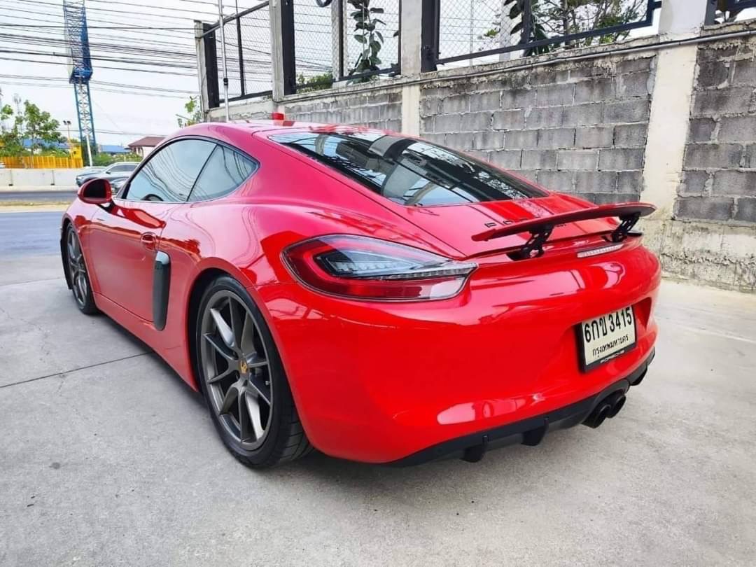 2015 Porsche Cayman สีแดง