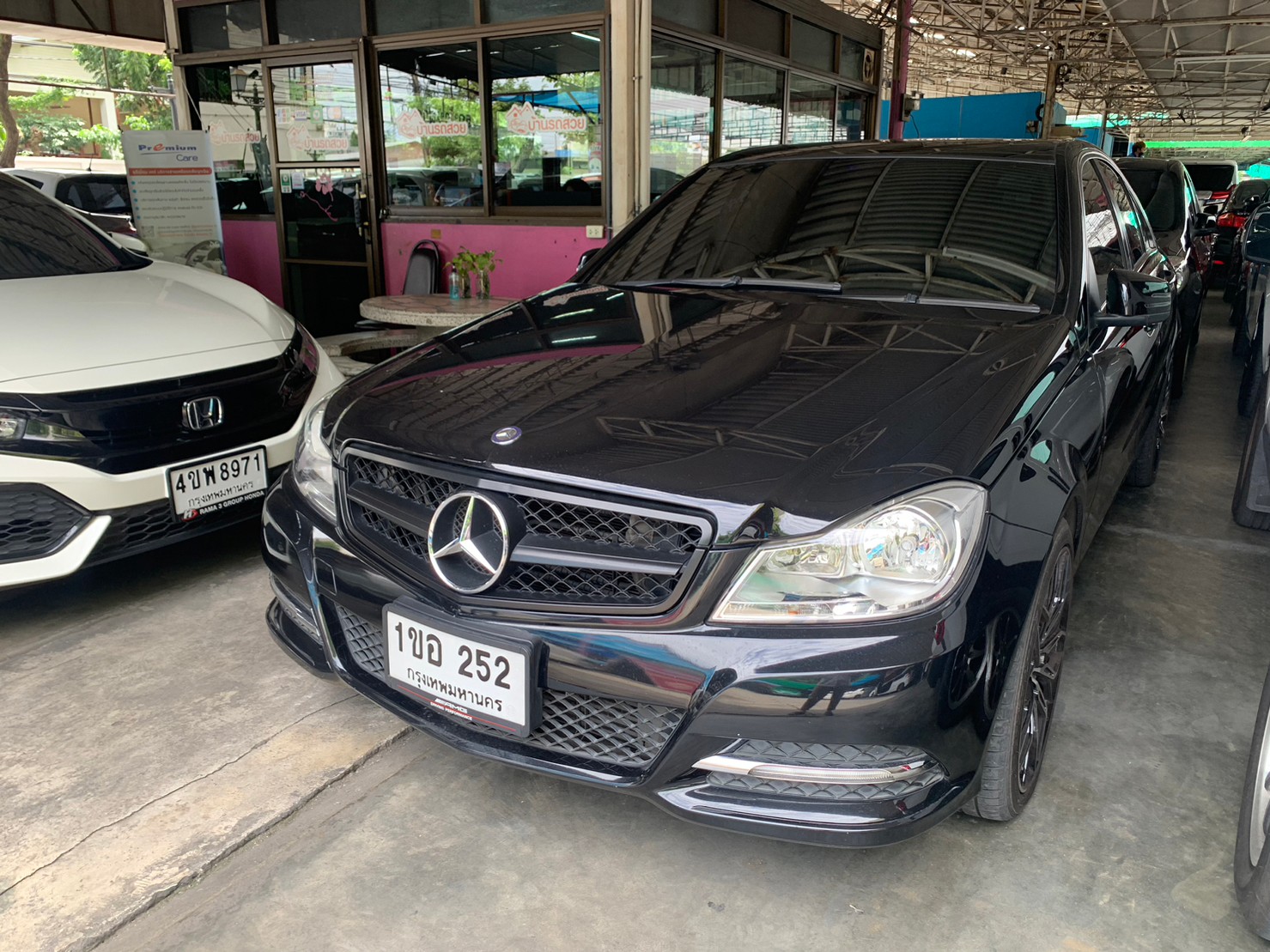 2012 Mercedes-Benz C-Class W205 C200 สีดำ