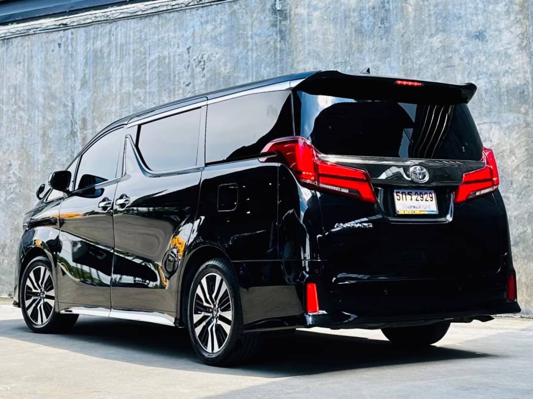 2022 Toyota Alphard สีดำ