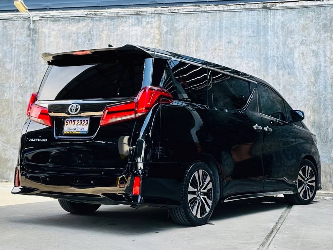 2022 Toyota Alphard สีดำ