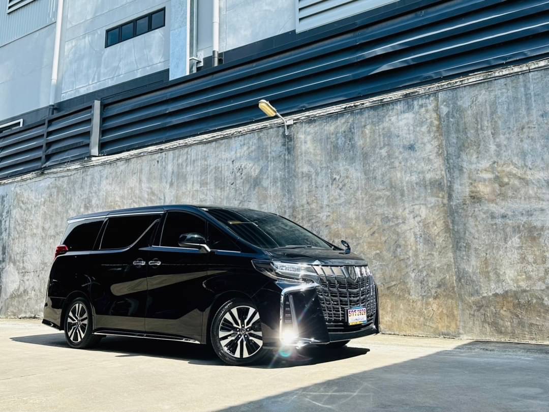 2022 Toyota Alphard สีดำ