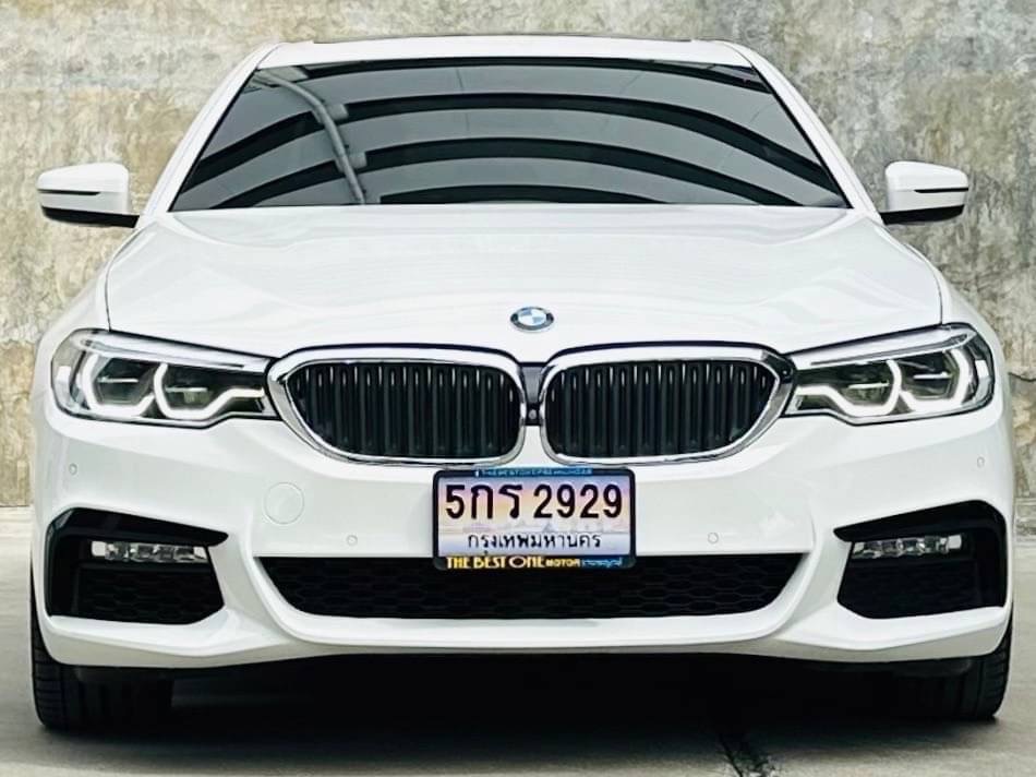 2018 BMW 5 Series G30 530e สีขาว