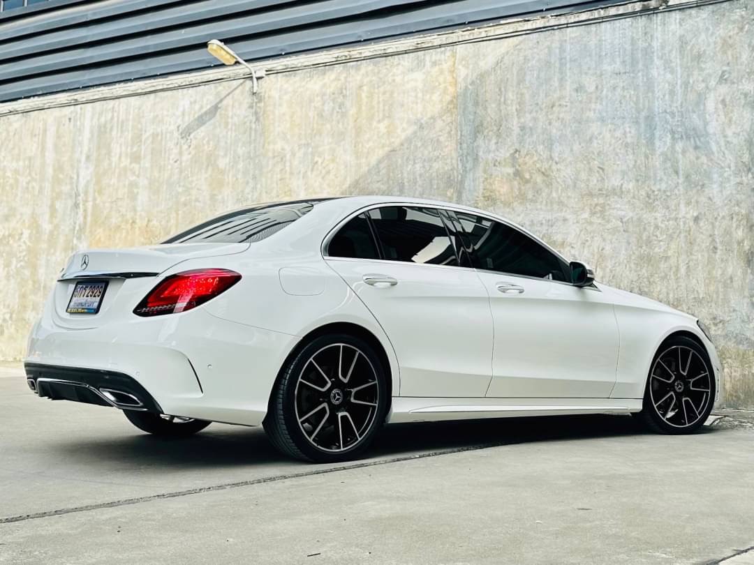 2021 Mercedes-Benz C-Class C 220 d สีขาว