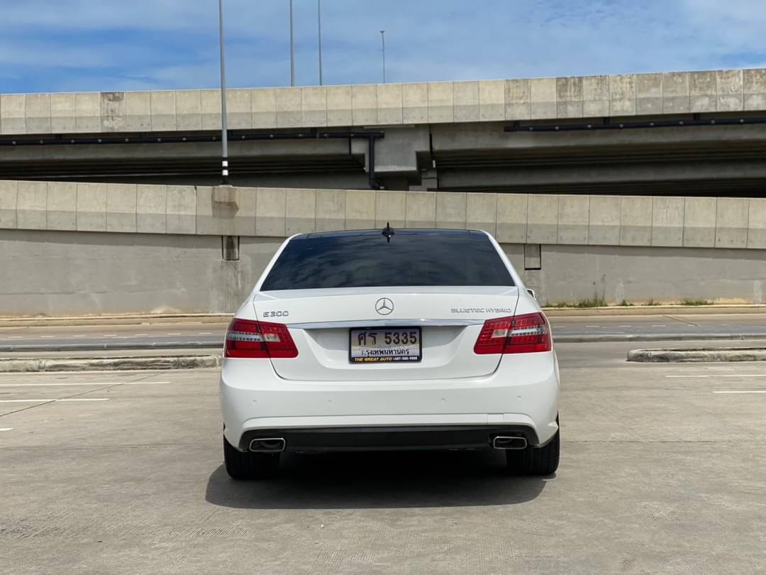 2013 Mercedes-Benz E-Class W212 E300 สีขาว