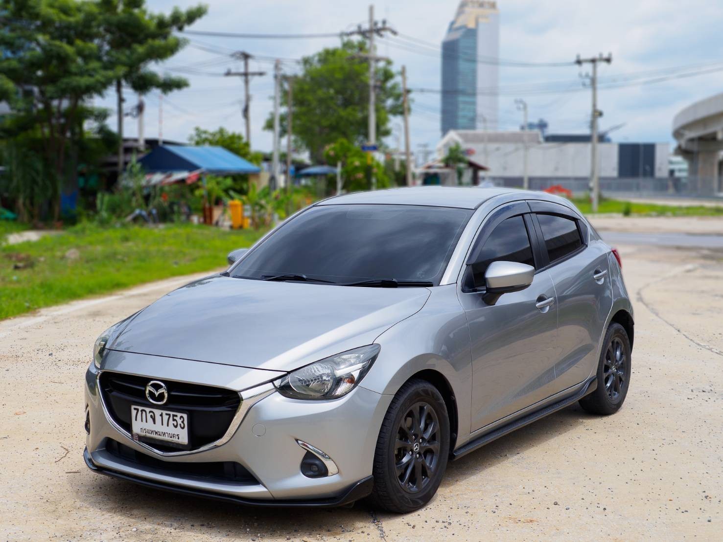 2018 Mazda 2 Hatchback (5 ประตู) สีเทา