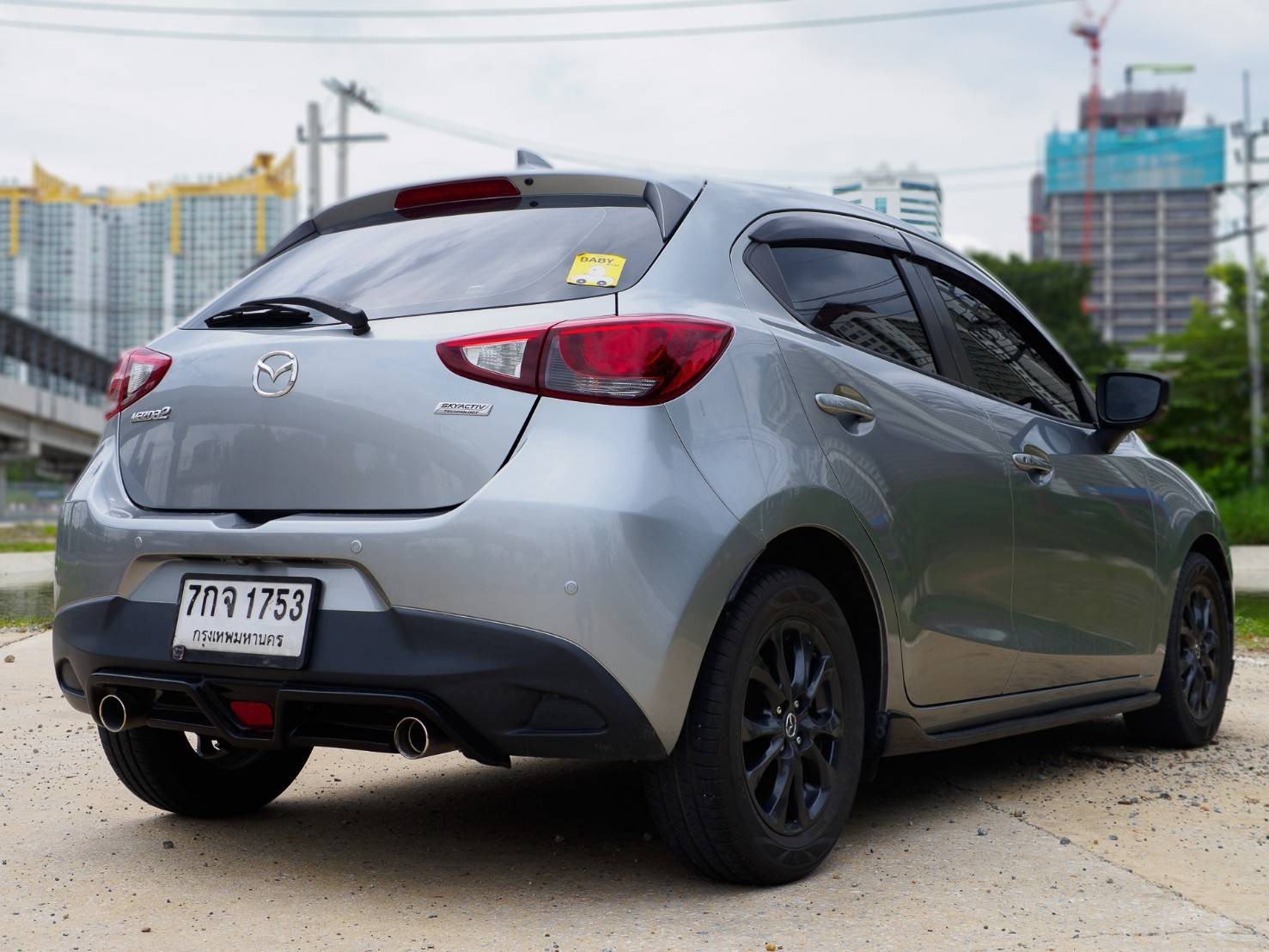 2018 Mazda 2 Hatchback (5 ประตู) สีเทา