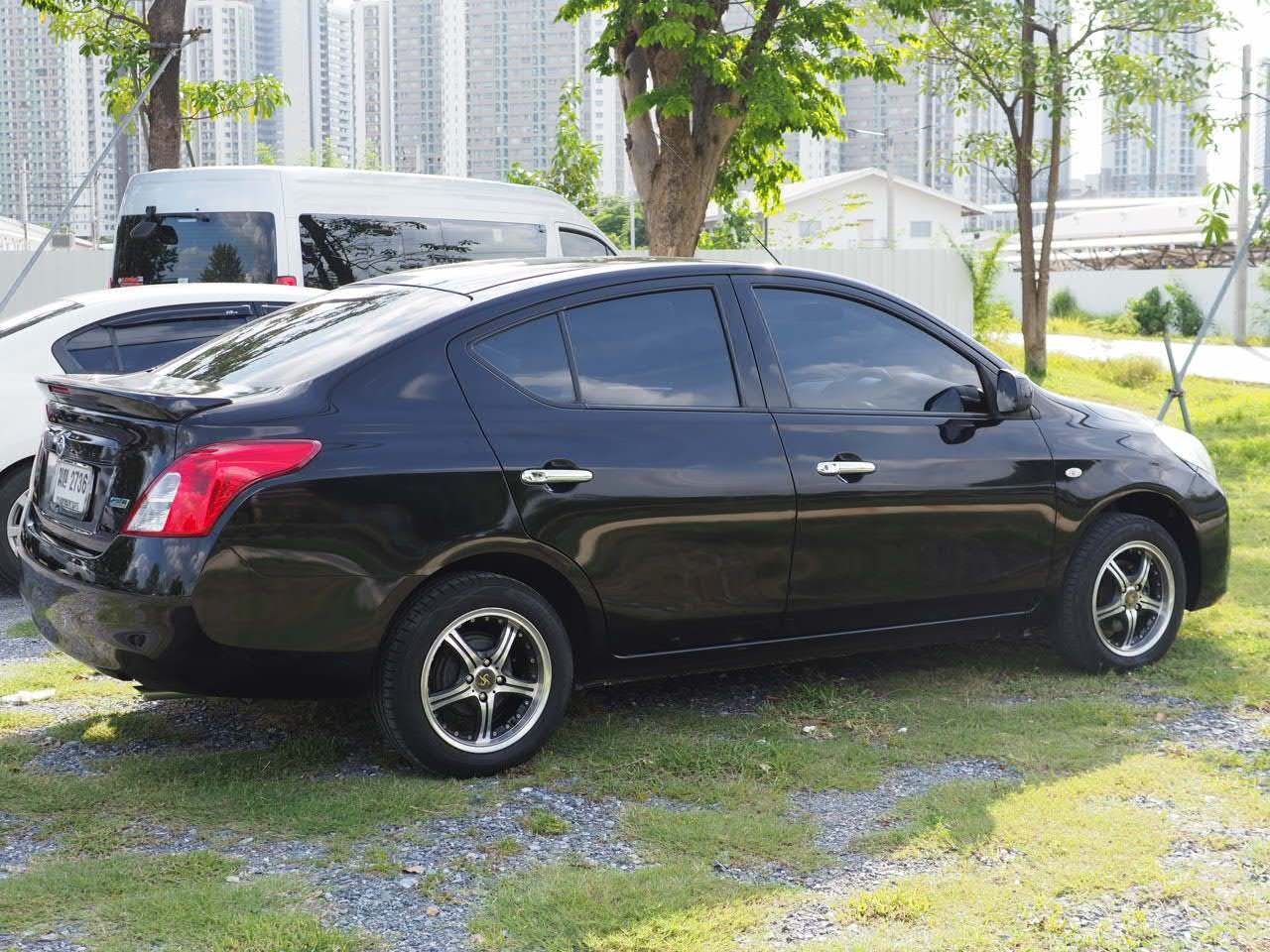 2012 Nissan Almera สีดำ