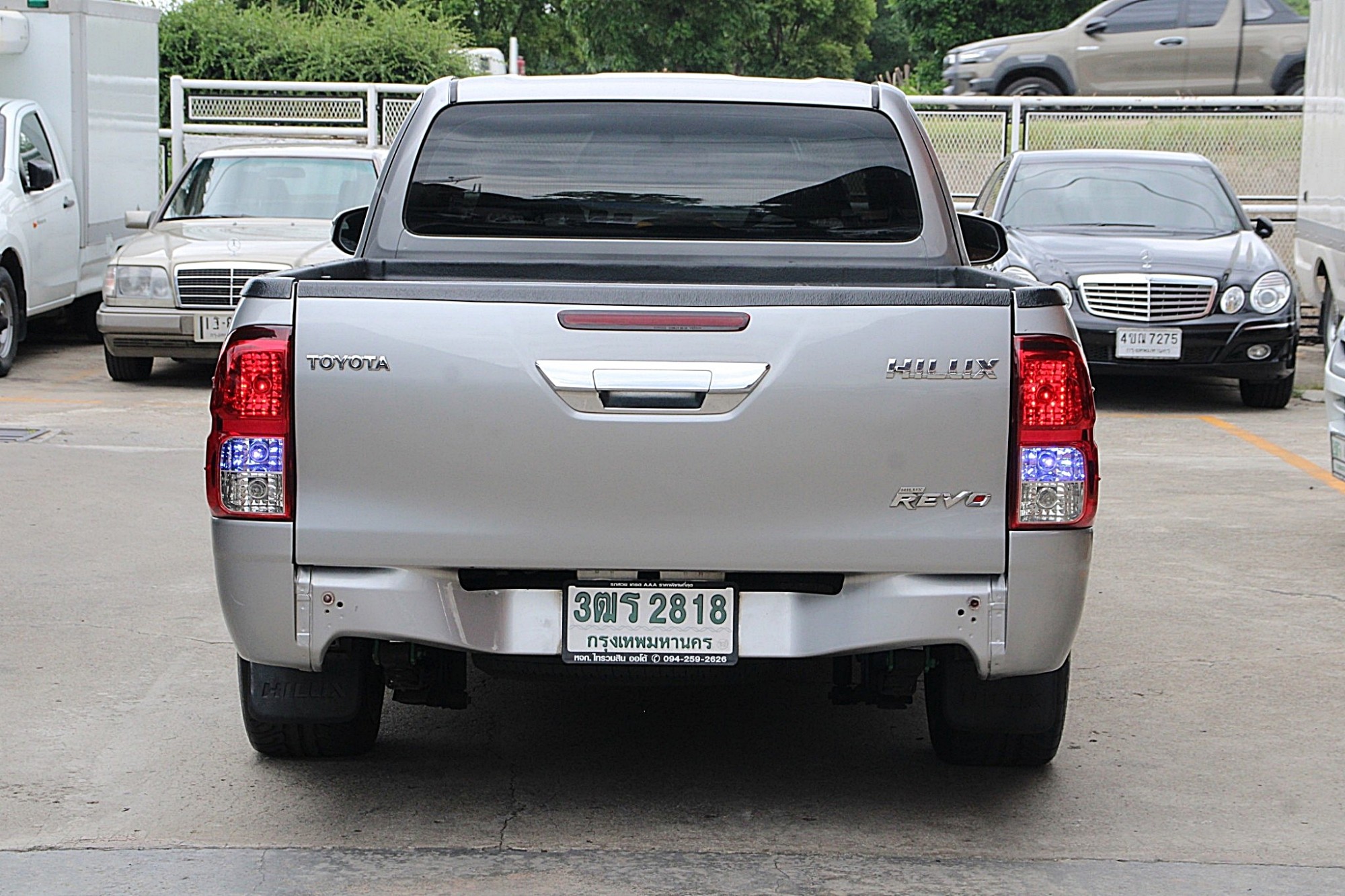 ถูกสุดในเวบ จัดได้ท่วมๆ ออกรถไม่ต้องใช้เงิน 2016 Toyota Hilux Revo SMARTCAB 2.4 J Plus M/T สีเทา เกียร์ธรรมดา