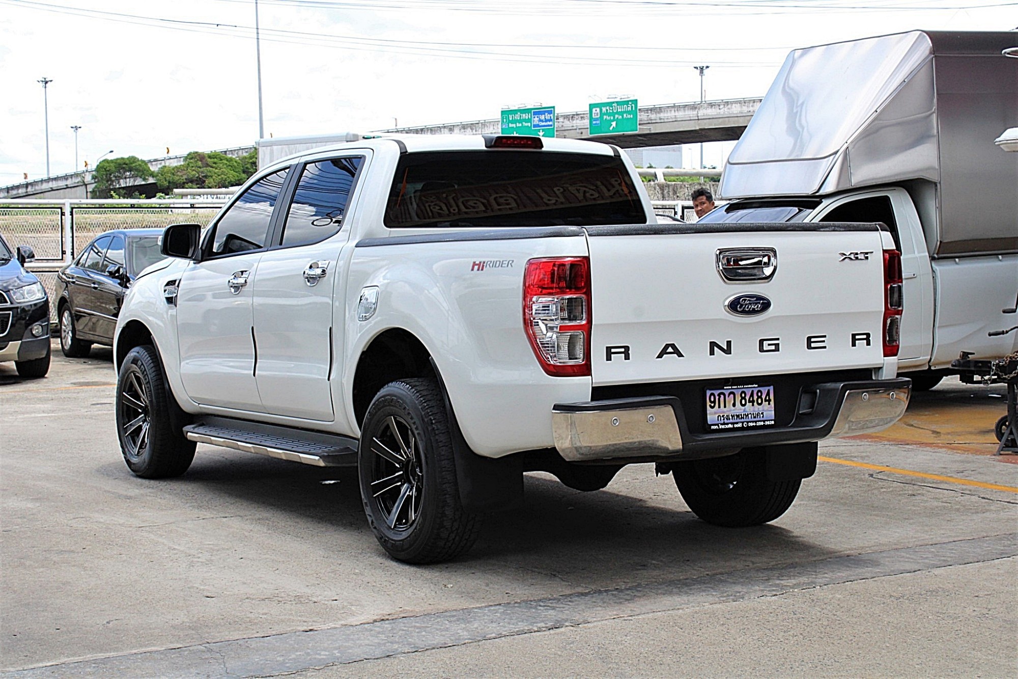 จัดได้ถึง 520000 ออกรถ0บาท 2016 Ford Ranger 2.2 XLT DOUBLE CAB Hi-Rider AT สีขาว เกียร์ออโต้ มือเดียวออกห้าง