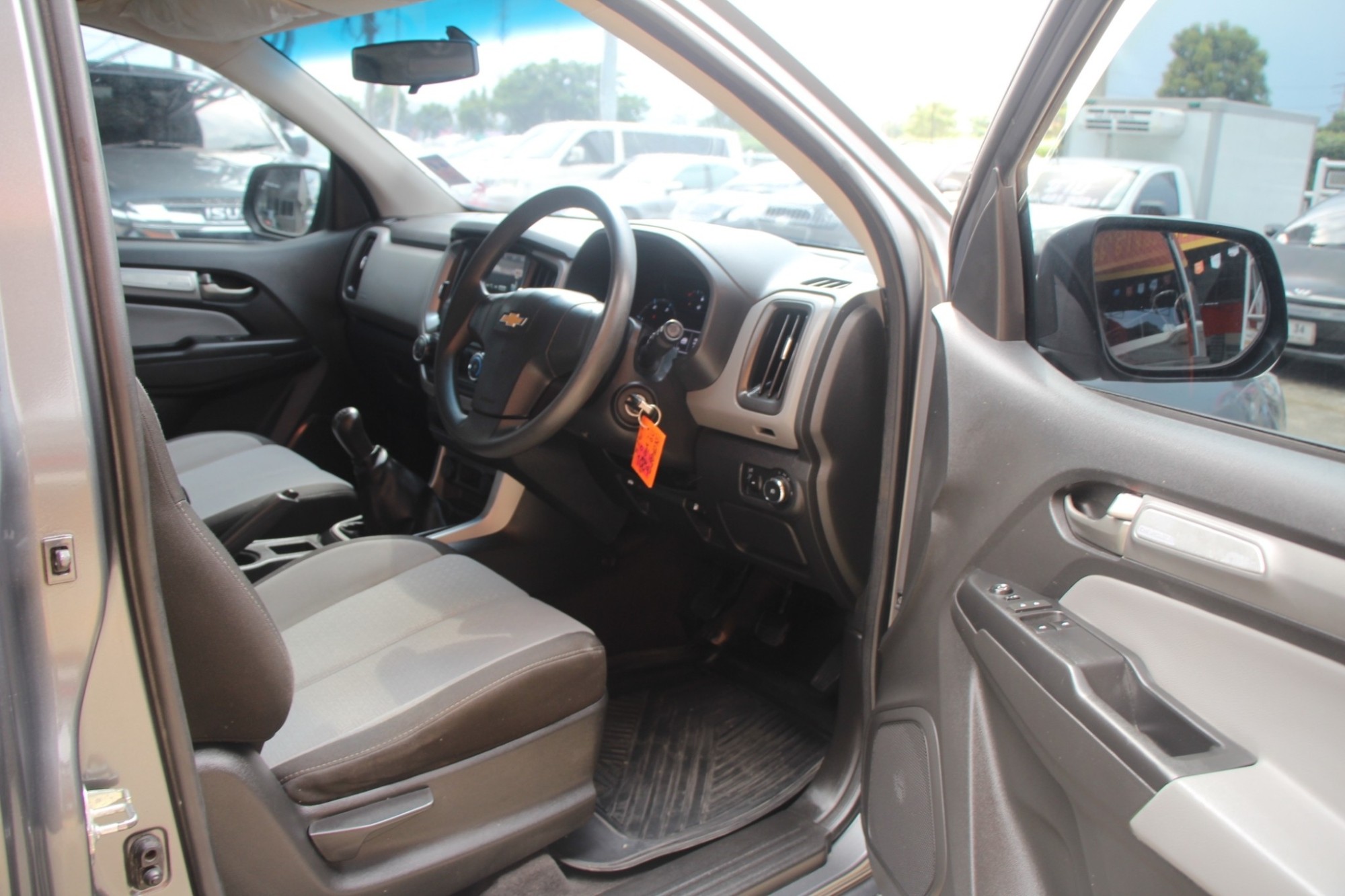 2019 Chevrolet Colorado Flex Cab 2.5 LT สีเทา เกียร์ธรรมดา 6 เกียร์ แคปเปิดได้