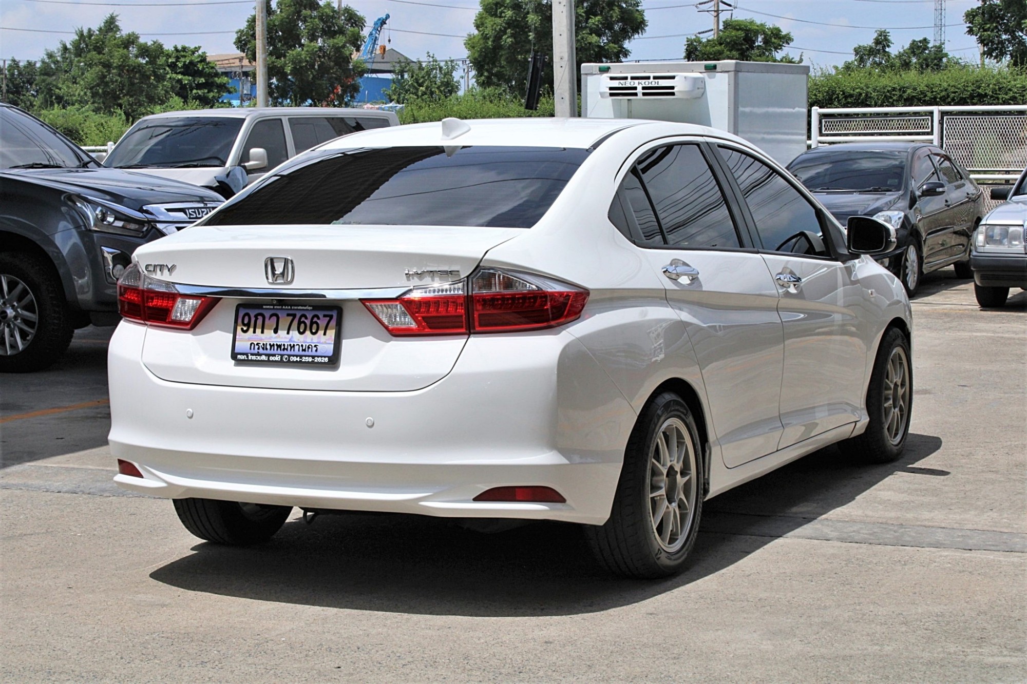 2016 Honda City 1.5 V+ i-VTEC AT สีขาว เกียร์ออโต้ มือแรกออกห้าง ไม่มีอุบัติเหตุมาก่อน ปุ่มสต้าท เบาะหนัง รถคลีนมาก ใครหาอยู่ไม่ผิดหวัง