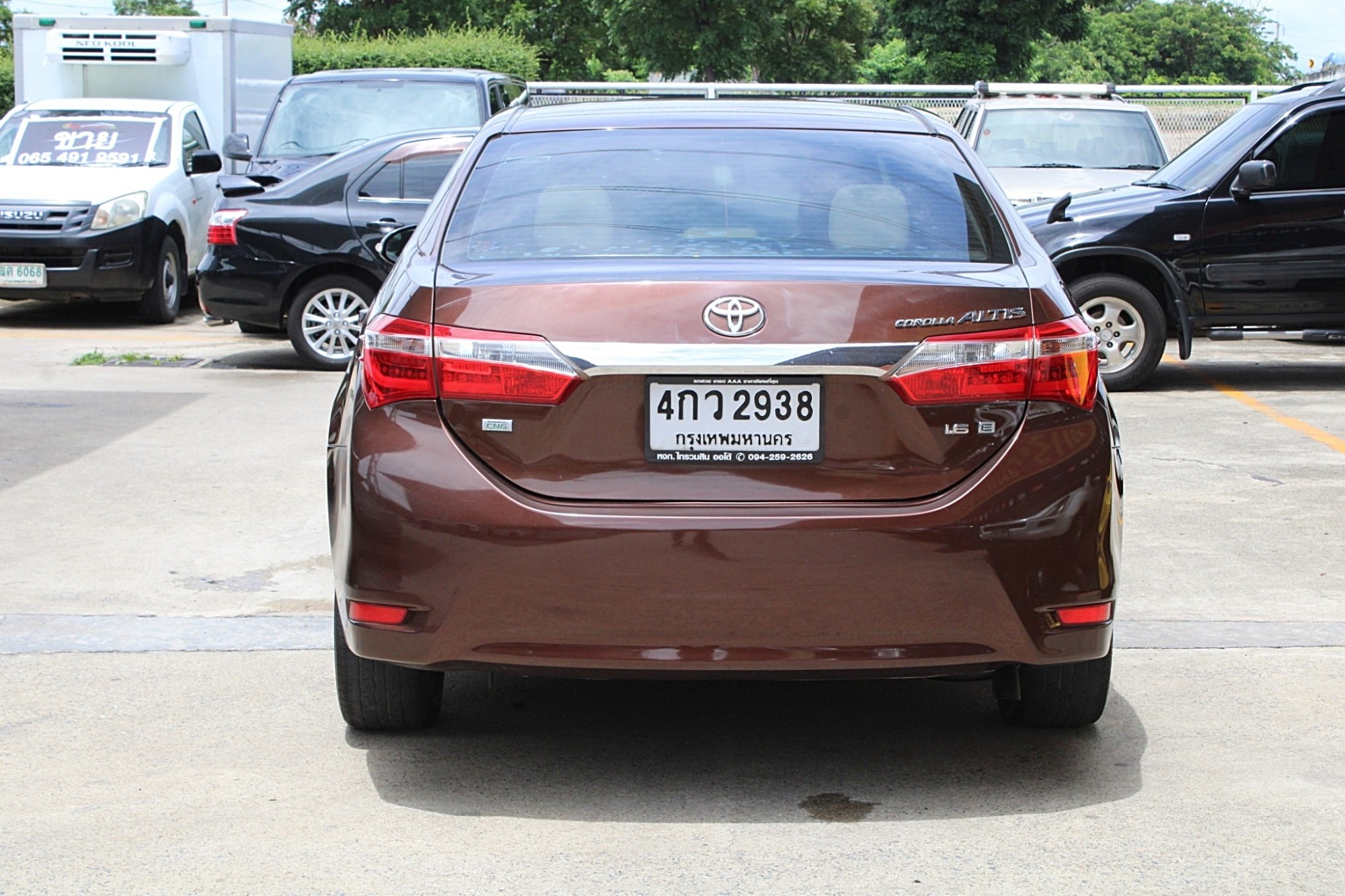 2015 toyota Altis Dual VVT-I 1.6 E CNG โรงงาน สีน้ำตาล (สีหายาก) เกียร์อัตโนมัติ Super CVT-I 7 Wonder Speed สุดประหยัด