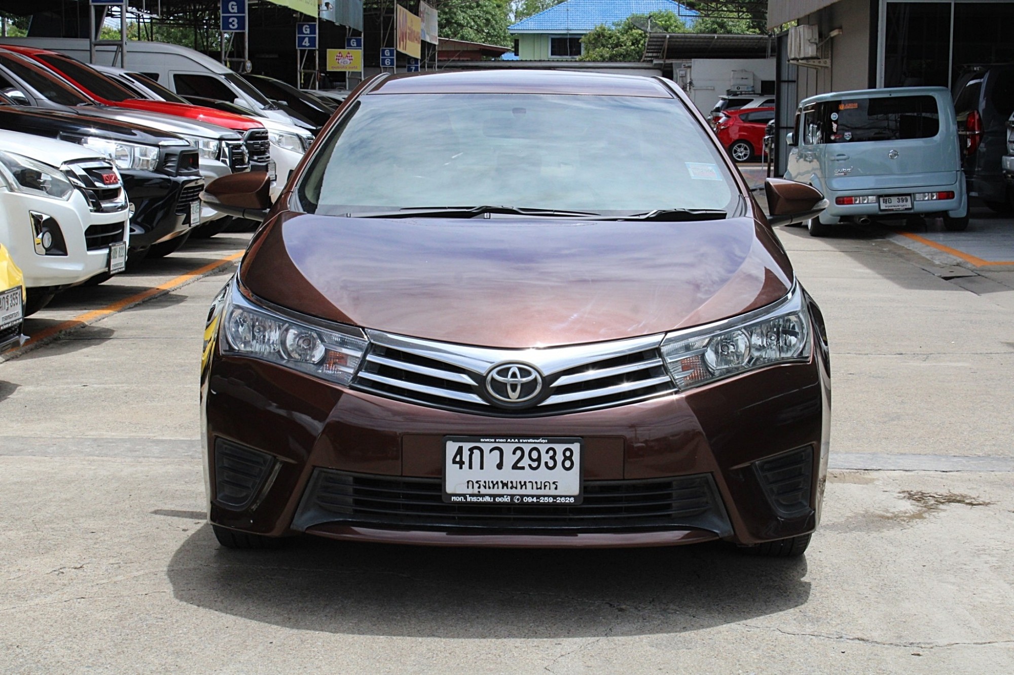 2015 toyota Altis Dual VVT-I 1.6 E CNG โรงงาน สีน้ำตาล (สีหายาก) เกียร์อัตโนมัติ Super CVT-I 7 Wonder Speed สุดประหยัด