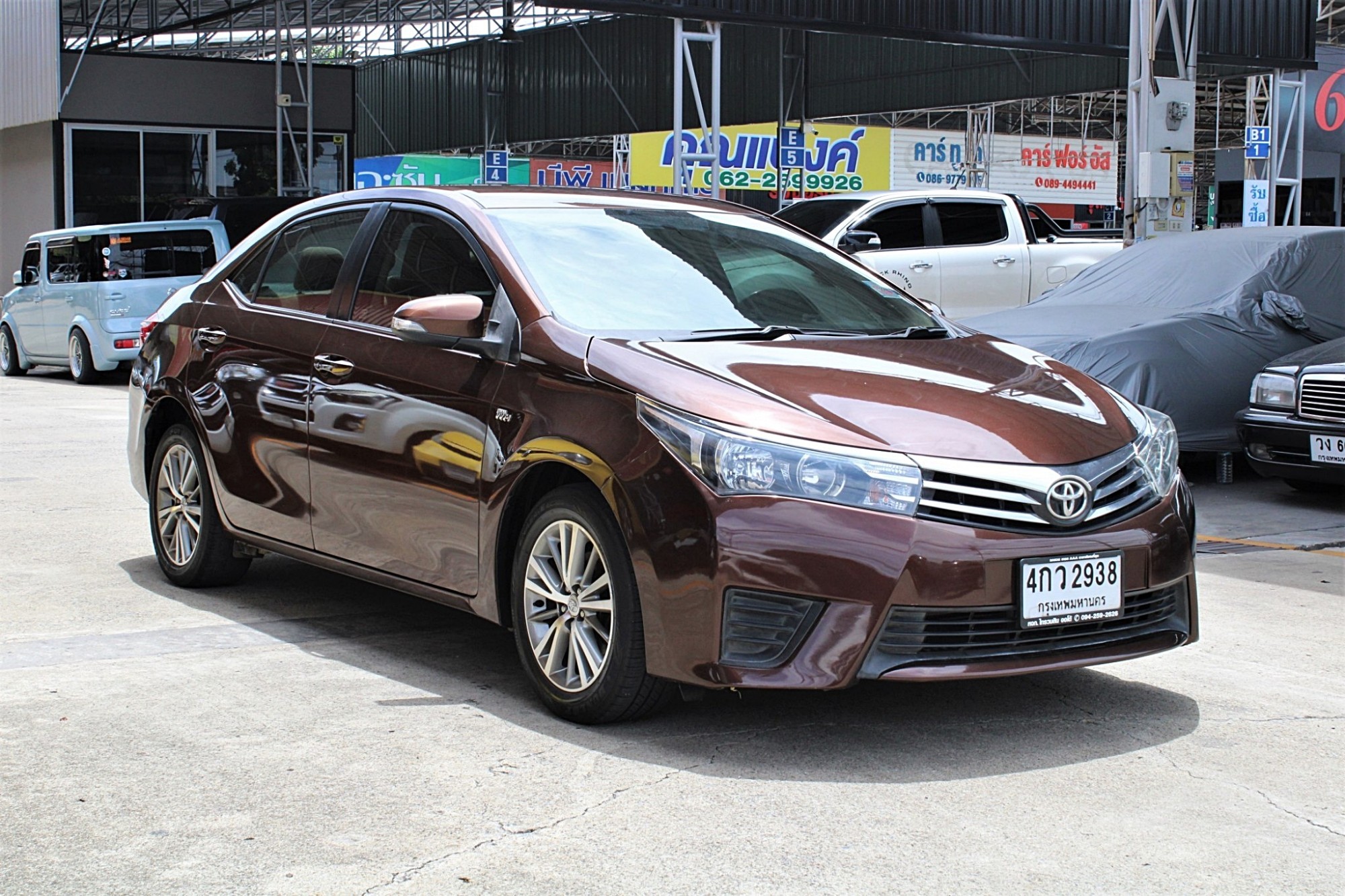 2015 toyota Altis Dual VVT-I 1.6 E CNG โรงงาน สีน้ำตาล (สีหายาก) เกียร์อัตโนมัติ Super CVT-I 7 Wonder Speed สุดประหยัด